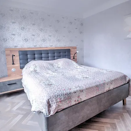 Holiday home Les Crozes Archignac
